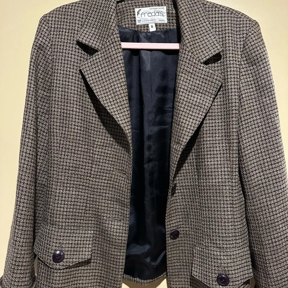 Freda’s vintage size 6 blazer  in excellent condition - Picture 2 of 6